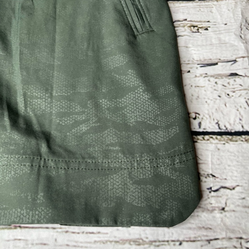 Orvis Green Camo Embossed Athletic Skort Size XS - Picture 6 of 7